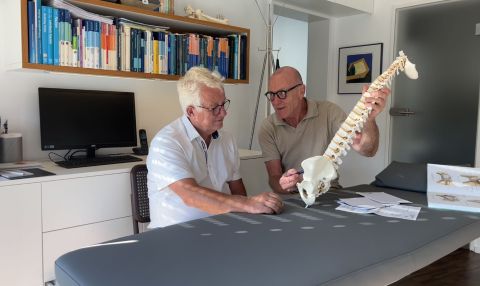 Physiotherapeut Markus Ohel im Beratungsgespräch